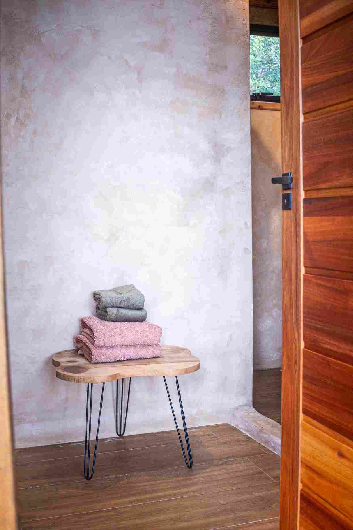 Women's shower